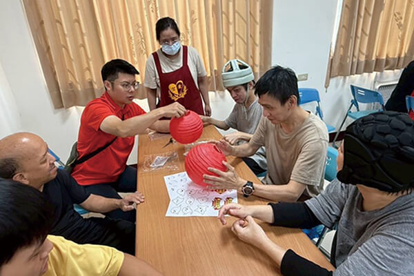 震旦人公益行動「溫暖隨行」以行動傳遞善意