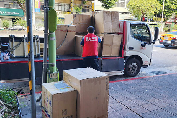 震旦人公益行動「溫暖隨行」 愛在日常，傳遞幸福