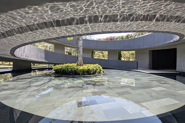 博物館設計➀—靜謐之光：峇里島薩卡博物館 摩登建築轉譯在地風情