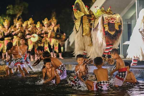 博物館設計➀—靜謐之光：峇里島薩卡博物館 摩登建築轉譯在地風情